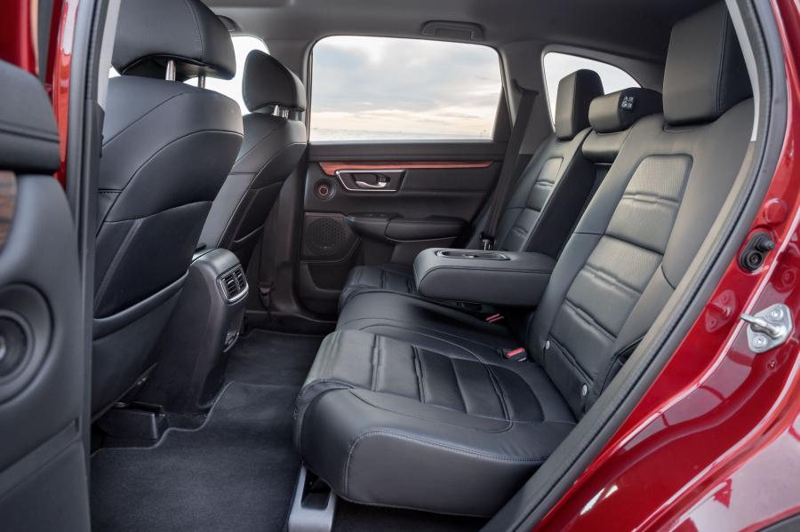 Интерьер Honda CR-V 2017 года  (WW) (фото 38 из 65)